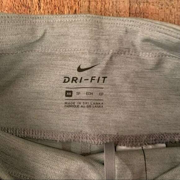 Nike women’s running Capri leggings with mesh and pockets in gray - XS - Picture 3 of 11